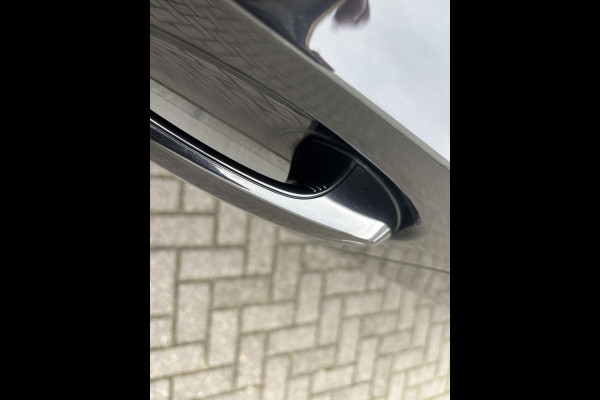 BMW 3 Serie Touring 330i xDrive High Executive M Sport Pakket Automaat / Live Cockpit Professional / Panoramadak / Trekhaak / Leder / Apple CarPlay / Harman Kardon / 19 Inch / Shadow Line / Laserlicht / Head-Up Display / M Sportremsysteem / Adaptief M-onderstel