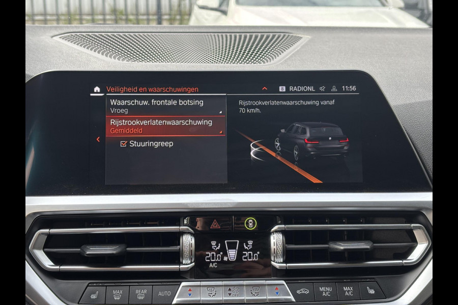 BMW 3 Serie Touring 330i xDrive High Executive M Sport Pakket Automaat / Live Cockpit Professional / Panoramadak / Trekhaak / Leder / Apple CarPlay / Harman Kardon / 19 Inch / Shadow Line / Laserlicht / Head-Up Display / M Sportremsysteem / Adaptief M-onderstel