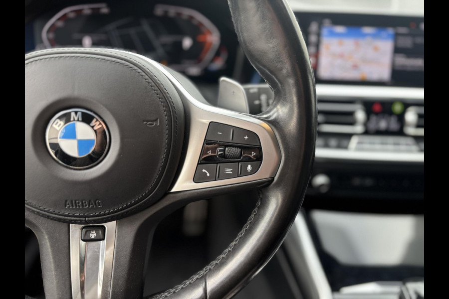 BMW 3 Serie Touring 330i xDrive High Executive M Sport Pakket Automaat / Live Cockpit Professional / Panoramadak / Trekhaak / Leder / Apple CarPlay / Harman Kardon / 19 Inch / Shadow Line / Laserlicht / Head-Up Display / M Sportremsysteem / Adaptief M-onderstel