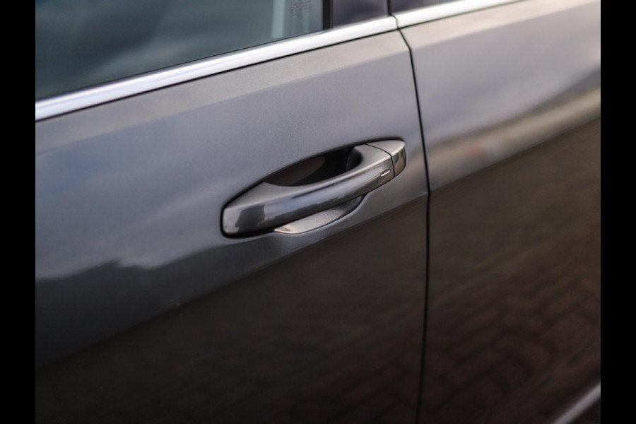 Volkswagen GOLF Variant 1.5 TSI Highline Business R -Line | Keyless | Massage | Trekhaak | Stoelverw. | PDC