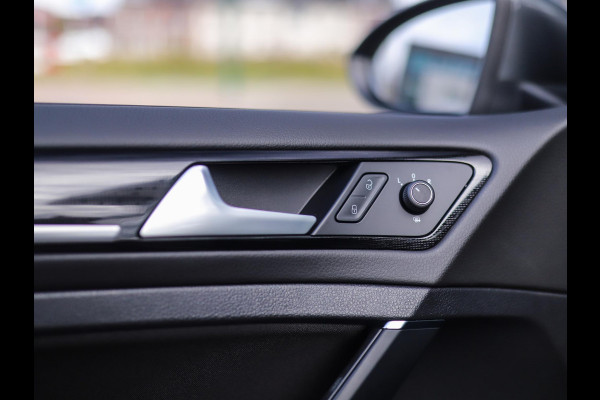 Volkswagen GOLF Variant 1.5 TSI Highline Business R -Line | Keyless | Massage | Trekhaak | Stoelverw. | PDC