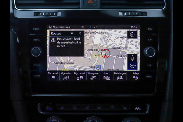 Volkswagen GOLF Variant 1.5 TSI Highline Business R -Line | Keyless | Massage | Trekhaak | Stoelverw. | PDC
