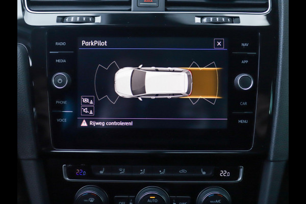 Volkswagen GOLF Variant 1.5 TSI Highline Business R -Line | Keyless | Massage | Trekhaak | Stoelverw. | PDC