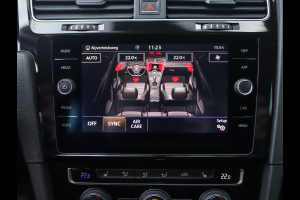 Volkswagen GOLF Variant 1.5 TSI Highline Business R -Line | Keyless | Massage | Trekhaak | Stoelverw. | PDC