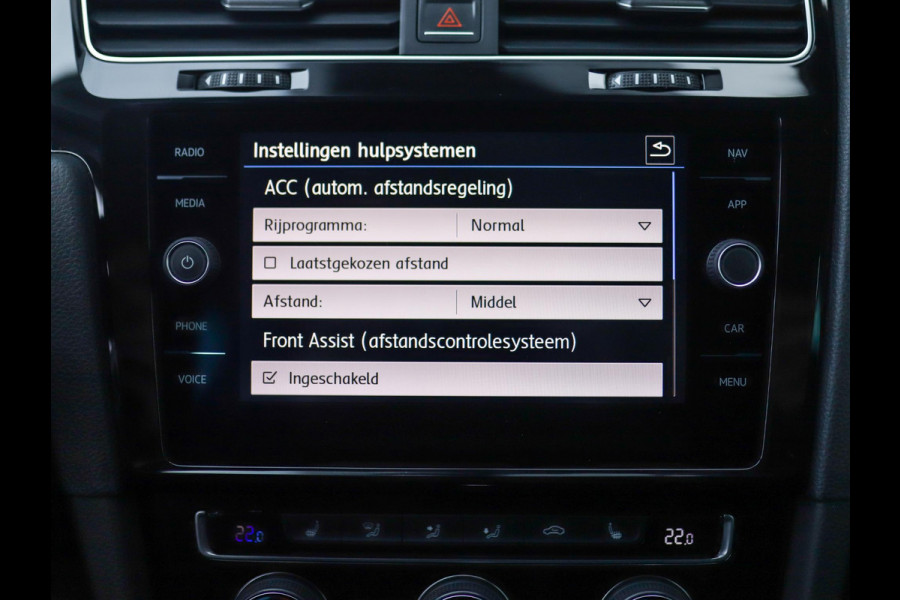 Volkswagen GOLF Variant 1.5 TSI Highline Business R -Line | Keyless | Massage | Trekhaak | Stoelverw. | PDC