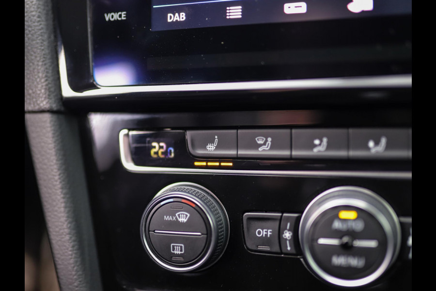 Volkswagen GOLF Variant 1.5 TSI Highline Business R -Line | Keyless | Massage | Trekhaak | Stoelverw. | PDC