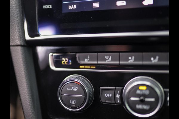 Volkswagen GOLF Variant 1.5 TSI Highline Business R -Line | Keyless | Massage | Trekhaak | Stoelverw. | PDC