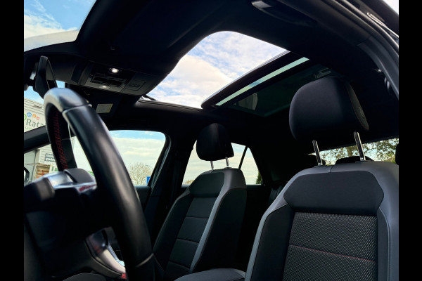 Volkswagen T-Roc 1.5 TSI Sport - Automaat - Pano/schuifdak - Navi - Parkeerhulp