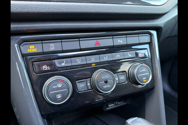 Volkswagen T-Roc 1.5 TSI Sport - Automaat - Pano/schuifdak - Navi - Parkeerhulp
