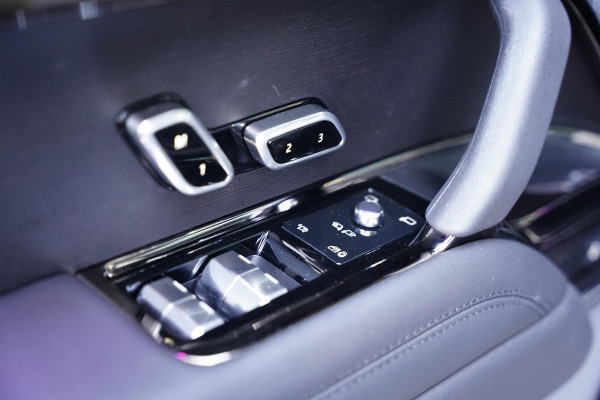 Land Rover Range Rover Sport 3.0 P550e Autobiography PHEV | Satin Grey Metallic | Urban UC-6