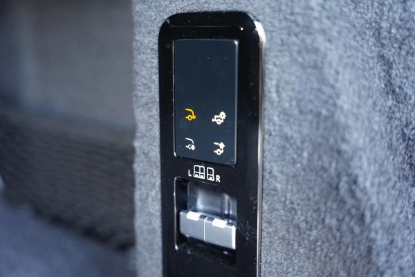 Land Rover Range Rover Sport 3.0 P550e Autobiography PHEV | Satin Grey Metallic | Urban UC-6