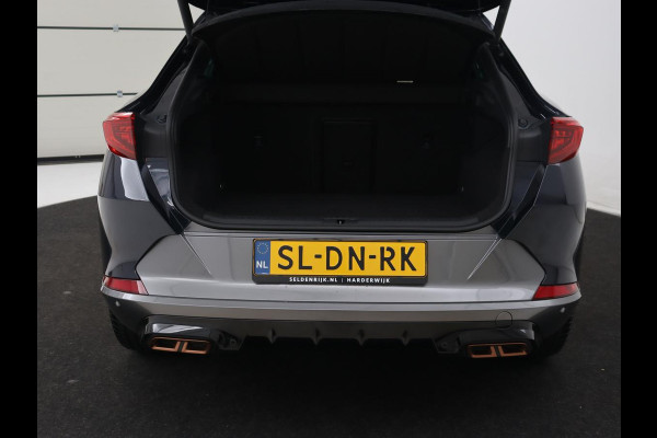 CUPRA Formentor 1.4 eHybrid VZ | 245pk | Stoelverwarming | Camera | Adaptive cruise | Sfeerverlichting | Navigatie | Keyless | 19'' | Stuurverwarming | Full LED | Sportstoelen | PHEV | Plug In