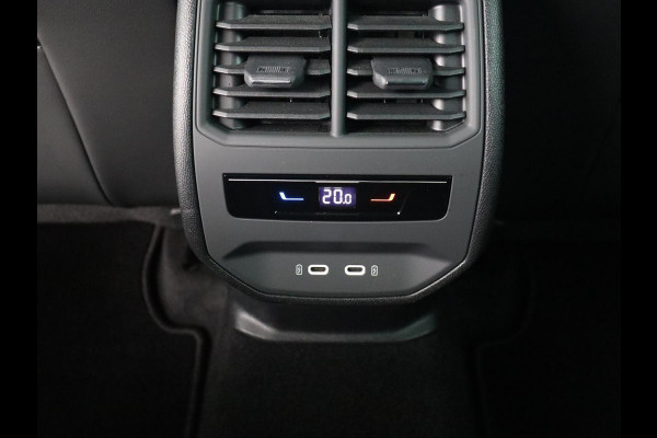 CUPRA Formentor 1.4 eHybrid VZ | 245pk | Stoelverwarming | Camera | Adaptive cruise | Sfeerverlichting | Navigatie | Keyless | 19'' | Stuurverwarming | Full LED | Sportstoelen | PHEV | Plug In