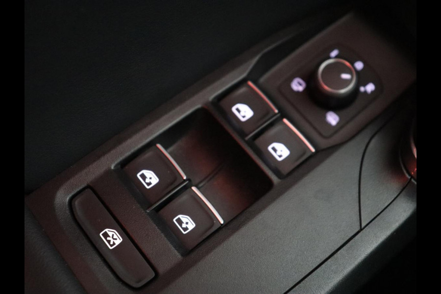 CUPRA Formentor 1.4 eHybrid VZ | 245pk | Stoelverwarming | Camera | Adaptive cruise | Sfeerverlichting | Navigatie | Keyless | 19'' | Stuurverwarming | Full LED | Sportstoelen | PHEV | Plug In