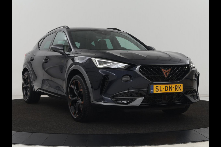 CUPRA Formentor 1.4 eHybrid VZ | 245pk | Stoelverwarming | Camera | Adaptive cruise | Sfeerverlichting | Navigatie | Keyless | 19'' | Stuurverwarming | Full LED | Sportstoelen | PHEV | Plug In