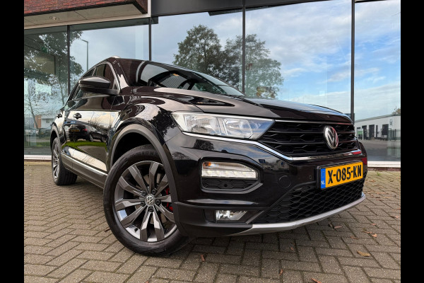 Volkswagen T-Roc 1.5 TSI Sport - Automaat - Pano/schuifdak - Navi - Parkeerhulp