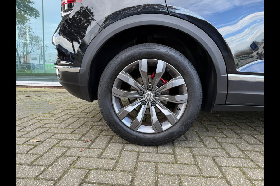 Volkswagen T-Roc 1.5 TSI Sport - Automaat - Pano/schuifdak - Navi - Parkeerhulp