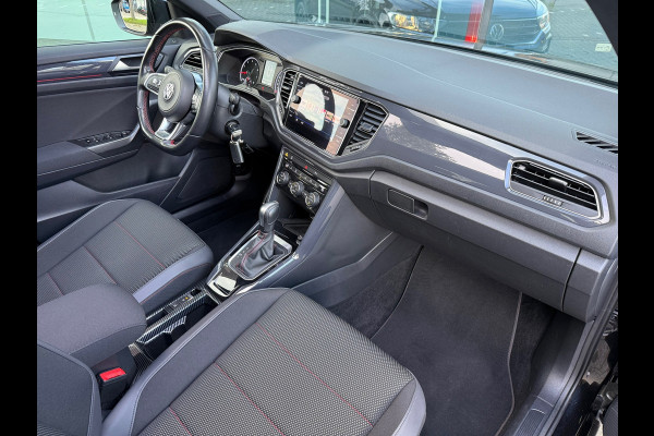 Volkswagen T-Roc 1.5 TSI Sport - Automaat - Pano/schuifdak - Navi - Parkeerhulp