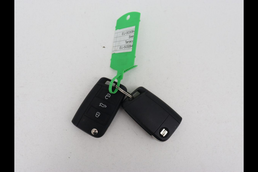 Seat Tarraco 1.4 TSI e-Hybrid PHEV Xcellence | Panoramadak | Leder | Trekhaak | Stoel & achterbankverwarming | Adaptive cruise | Carplay | Camera | Digital Cockpit | Navigatie | Plug In