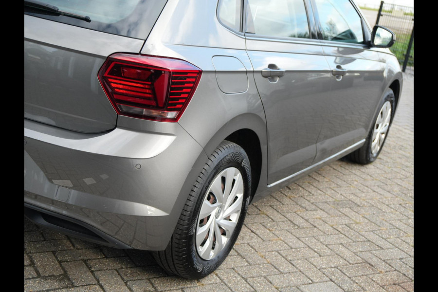 Volkswagen Polo 1.0 TSI Parkeersensor Carplay Navi Adapt Cru