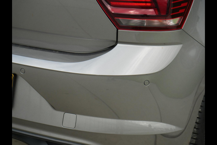 Volkswagen Polo 1.0 TSI Parkeersensor Carplay Navi Adapt Cru