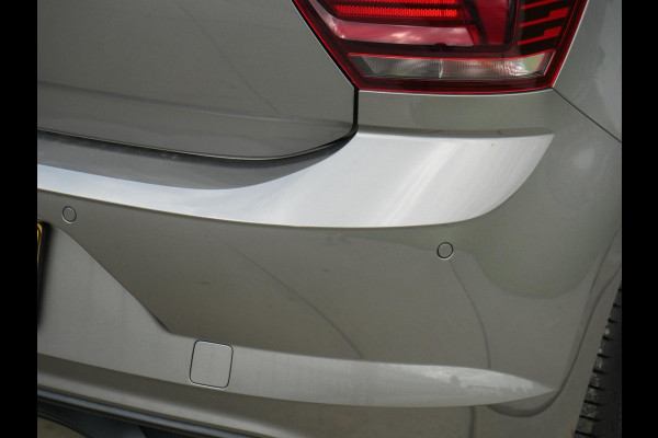 Volkswagen Polo 1.0 TSI Parkeersensor Carplay Navi Adapt Cru
