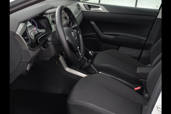 Volkswagen Polo 1.0 TSI Parkeersensor Carplay Navi Adapt Cru