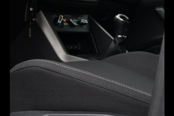 Volkswagen Polo 1.0 TSI Parkeersensor Carplay Navi Adapt Cru