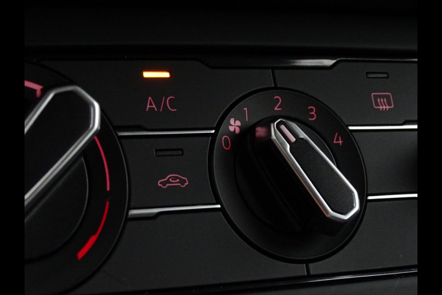 Volkswagen Polo 1.0 TSI Parkeersensor Carplay Navi Adapt Cru