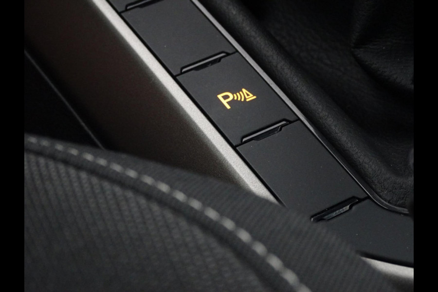 Volkswagen Polo 1.0 TSI Parkeersensor Carplay Navi Adapt Cru