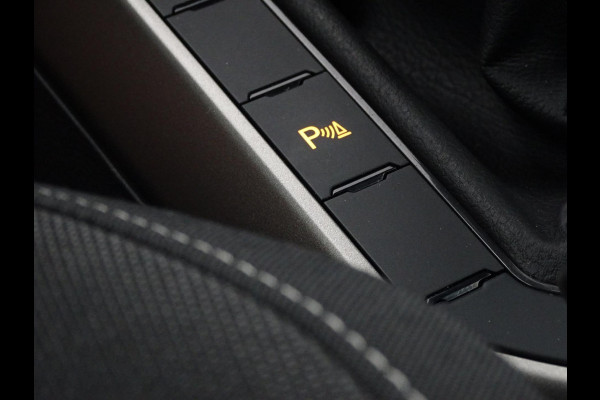 Volkswagen Polo 1.0 TSI Parkeersensor Carplay Navi Adapt Cru