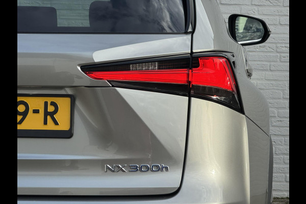 Lexus NX 300h AWD Luxury Line Trekhaak DAB Camera Navigatie Led Lane assist