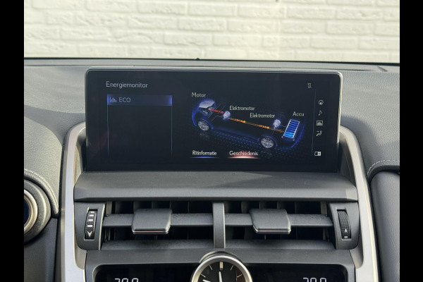 Lexus NX 300h AWD Luxury Line Trekhaak DAB Camera Navigatie Led Lane assist
