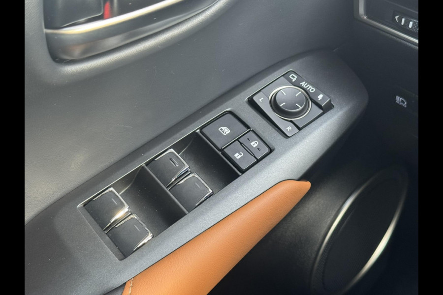 Lexus NX 300h AWD Luxury Line Trekhaak DAB Camera Navigatie Led Lane assist