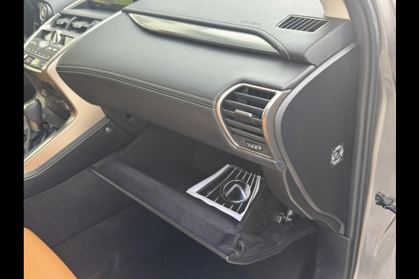 Lexus NX 300h AWD Luxury Line Trekhaak DAB Camera Navigatie Led Lane assist