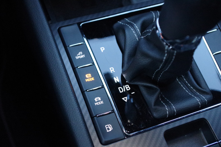 Škoda Superb Combi 1.4 TSI iV 218 PK Sportline BNS PHEV, 4 x Stoelverwarming, 360 Camera, DCC,