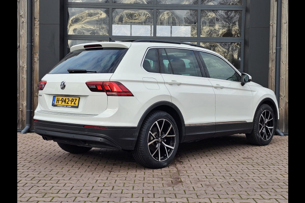 Volkswagen Tiguan 1.5 TSI ACT Comfortline | Automaat | LED | Pano | Stoelverwarming | ACC | App-connect | Lane Assist | Light Assist | Navi | Ambiente |