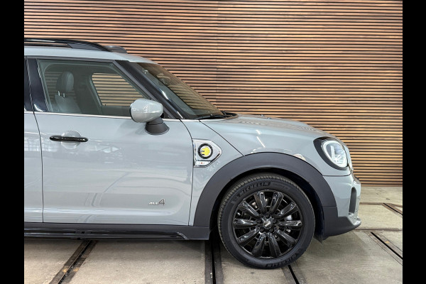 MINI Countryman 2.0 Cooper S E ALL4 | Pano | Sportstoelen | LED | Camera | 18inch | Privacy Glass | Navi