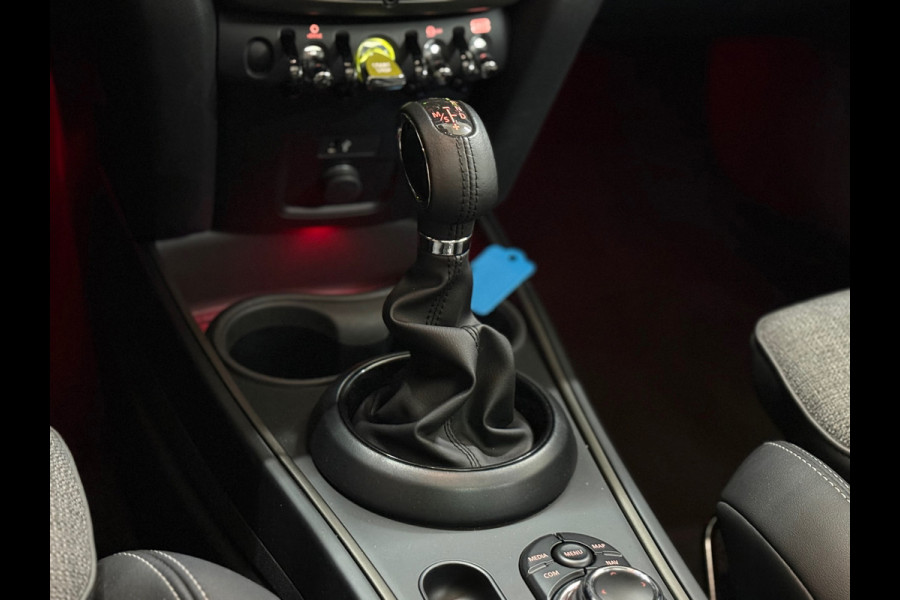 MINI Countryman 2.0 Cooper S E ALL4 | Pano | Sportstoelen | LED | Camera | 18inch | Privacy Glass | Navi