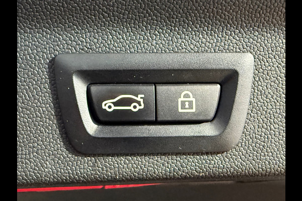 MINI Countryman 2.0 Cooper S E ALL4 | Pano | Sportstoelen | LED | Camera | 18inch | Privacy Glass | Navi