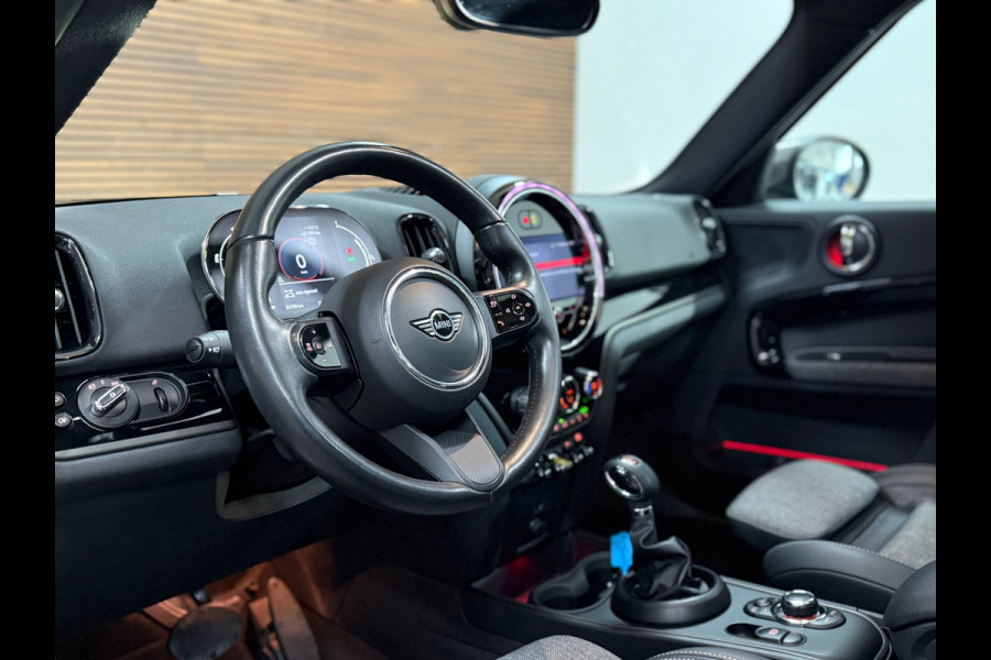 MINI Countryman 2.0 Cooper S E ALL4 | Pano | Sportstoelen | LED | Camera | 18inch | Privacy Glass | Navi
