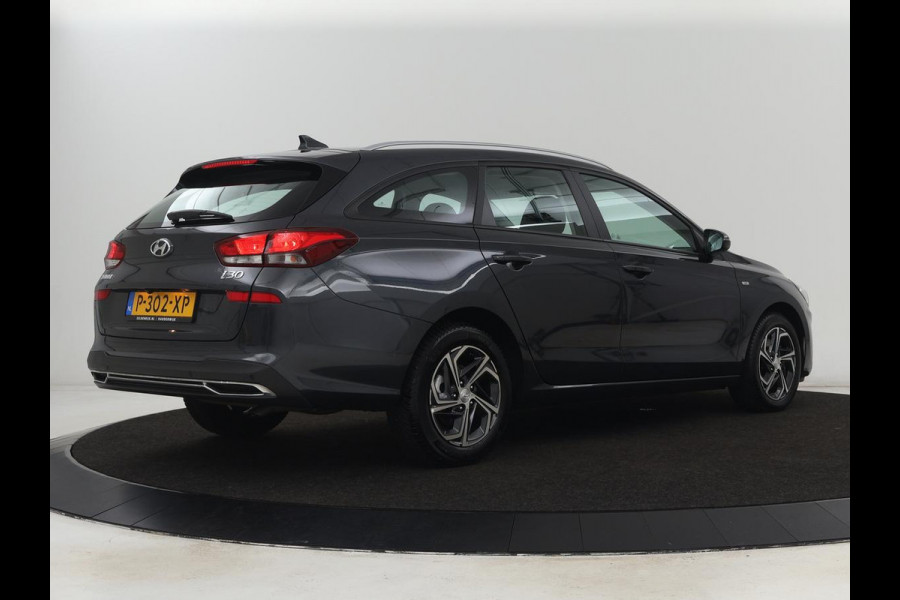 Hyundai i30 1.0 T-GDi MHEV Comfort Smart | Camera | Carplay | Keyless | Full LED | Navigatie | Climate control | Parkeerhulp | Cruise control | DAB | Bluetooth