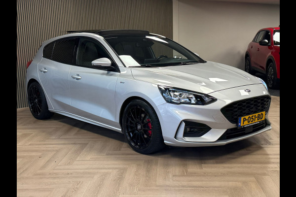 Ford Focus 1.0 EcoBoost ST Line PANO NAVI PDC LED B&O SOUND KEYLESS PDC V+A