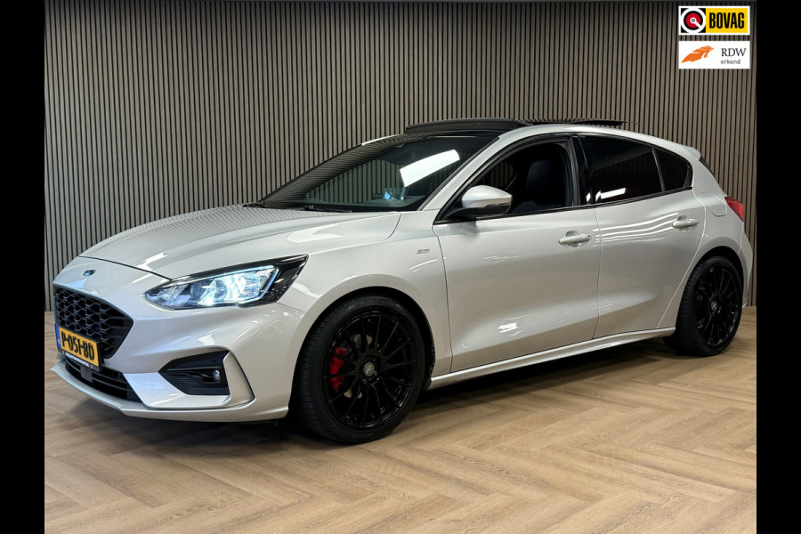 Ford Focus 1.0 EcoBoost ST Line PANO NAVI PDC LED B&O SOUND KEYLESS PDC V+A