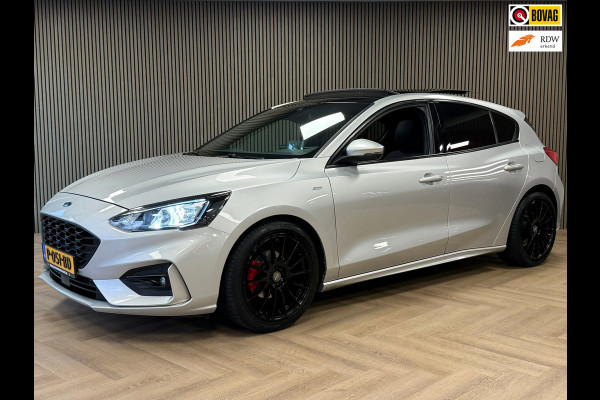 Ford Focus 1.0 EcoBoost ST Line PANO NAVI PDC LED B&O SOUND KEYLESS PDC V+A