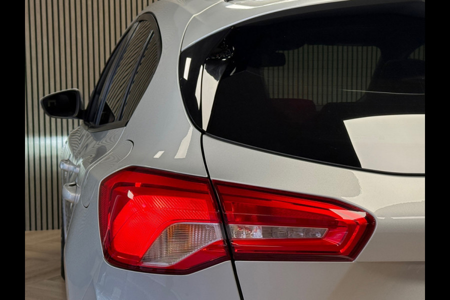 Ford Focus 1.0 EcoBoost ST Line PANO NAVI PDC LED B&O SOUND KEYLESS PDC V+A