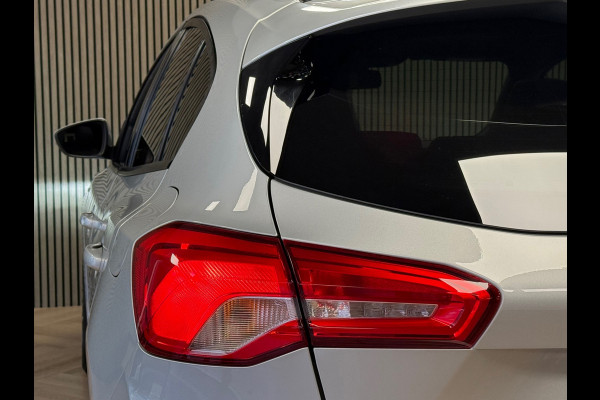 Ford Focus 1.0 EcoBoost ST Line PANO NAVI PDC LED B&O SOUND KEYLESS PDC V+A