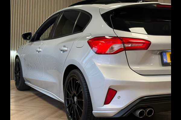 Ford Focus 1.0 EcoBoost ST Line PANO NAVI PDC LED B&O SOUND KEYLESS PDC V+A