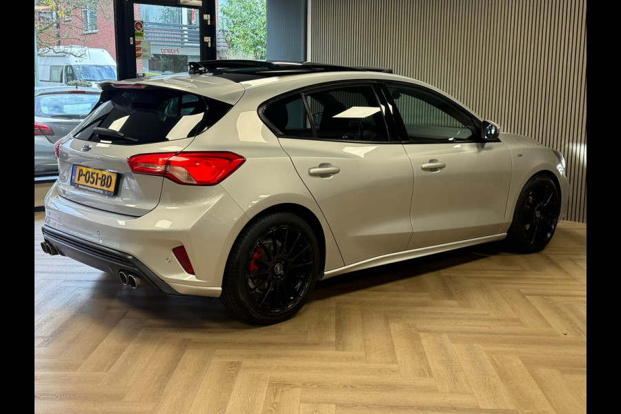 Ford Focus 1.0 EcoBoost ST Line PANO NAVI PDC LED B&O SOUND KEYLESS PDC V+A