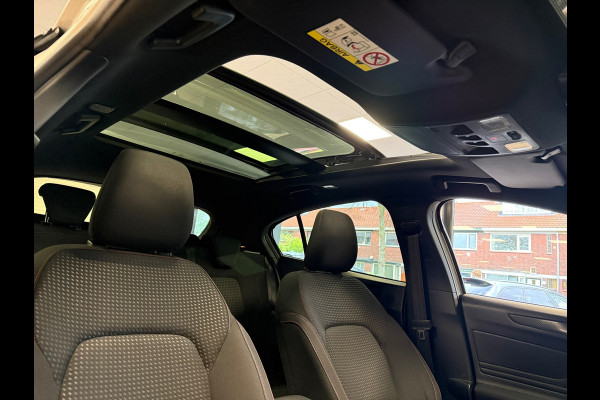 Ford Focus 1.0 EcoBoost ST Line PANO NAVI PDC LED B&O SOUND KEYLESS PDC V+A